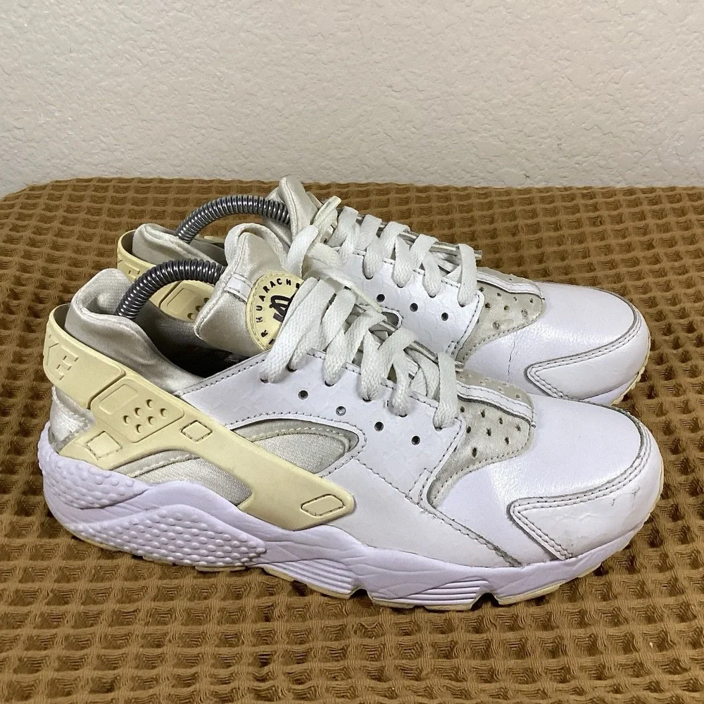Nike Air Huarache Run PRM Mens Sz 8.5 White Snakeskin Running Shoes 704830-100
